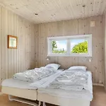 Anouk - 700m From The Sea By Interhome Humble