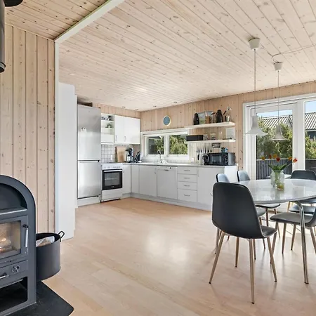 Σπίτι διακοπών Anouk - 700m From The Sea By Interhome *