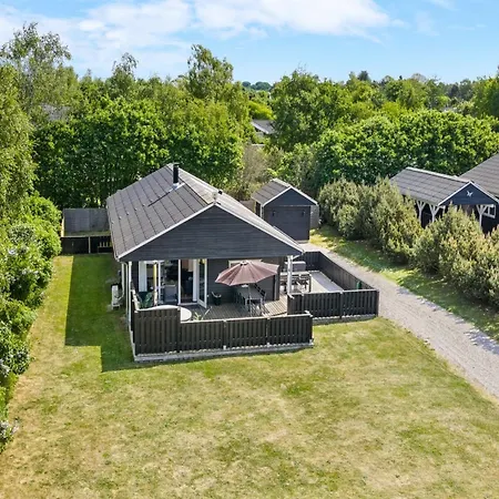 Anouk - 700m From The Sea By Interhome *